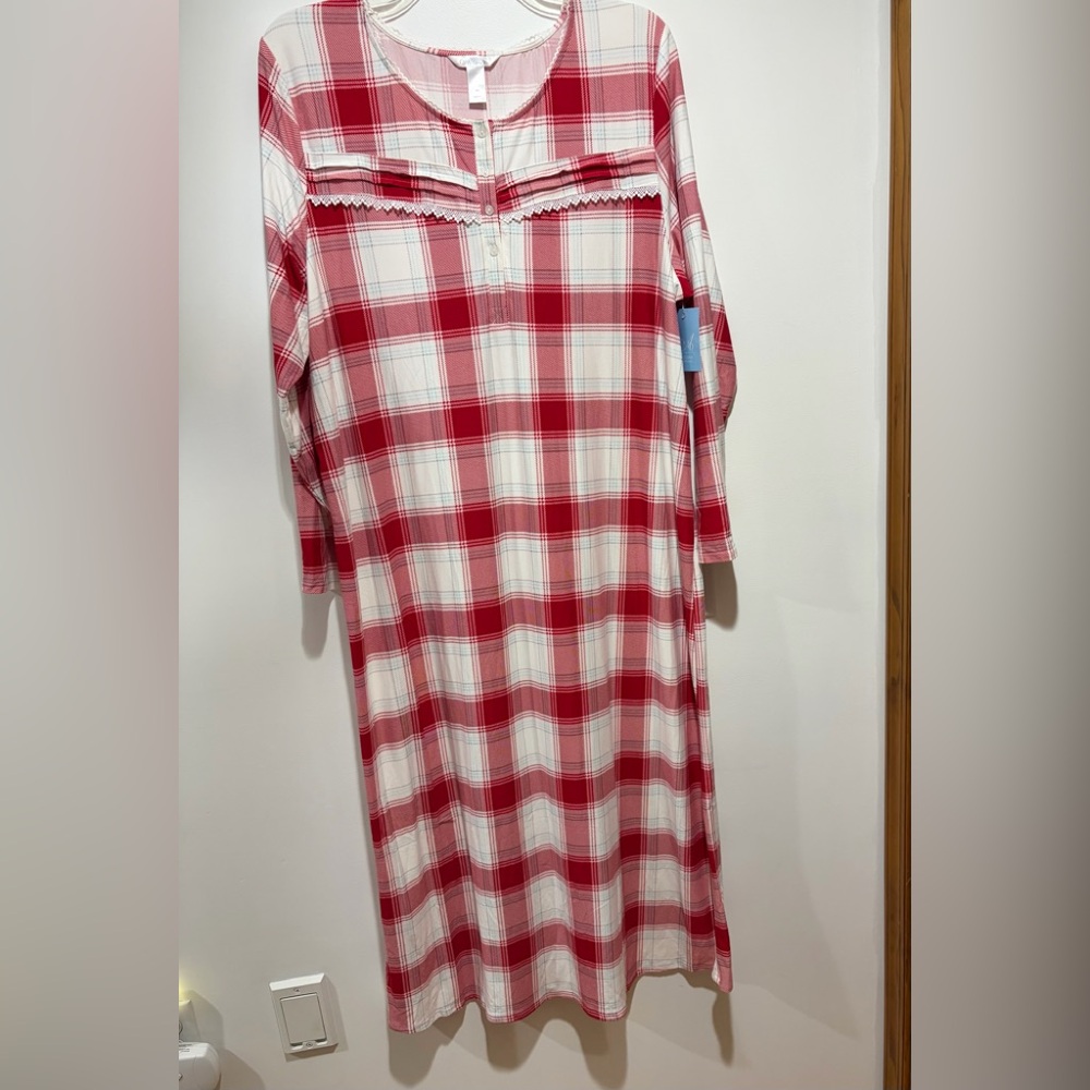 Adonna Red and White Plaid Long Sleeve Nightgown